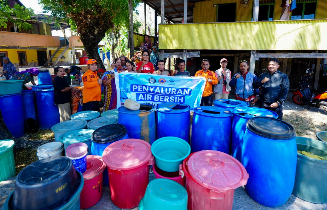 Pemprov Sulsel Salurkan Air Bersih untuk Warga Terdampak Kekeringan di Maros