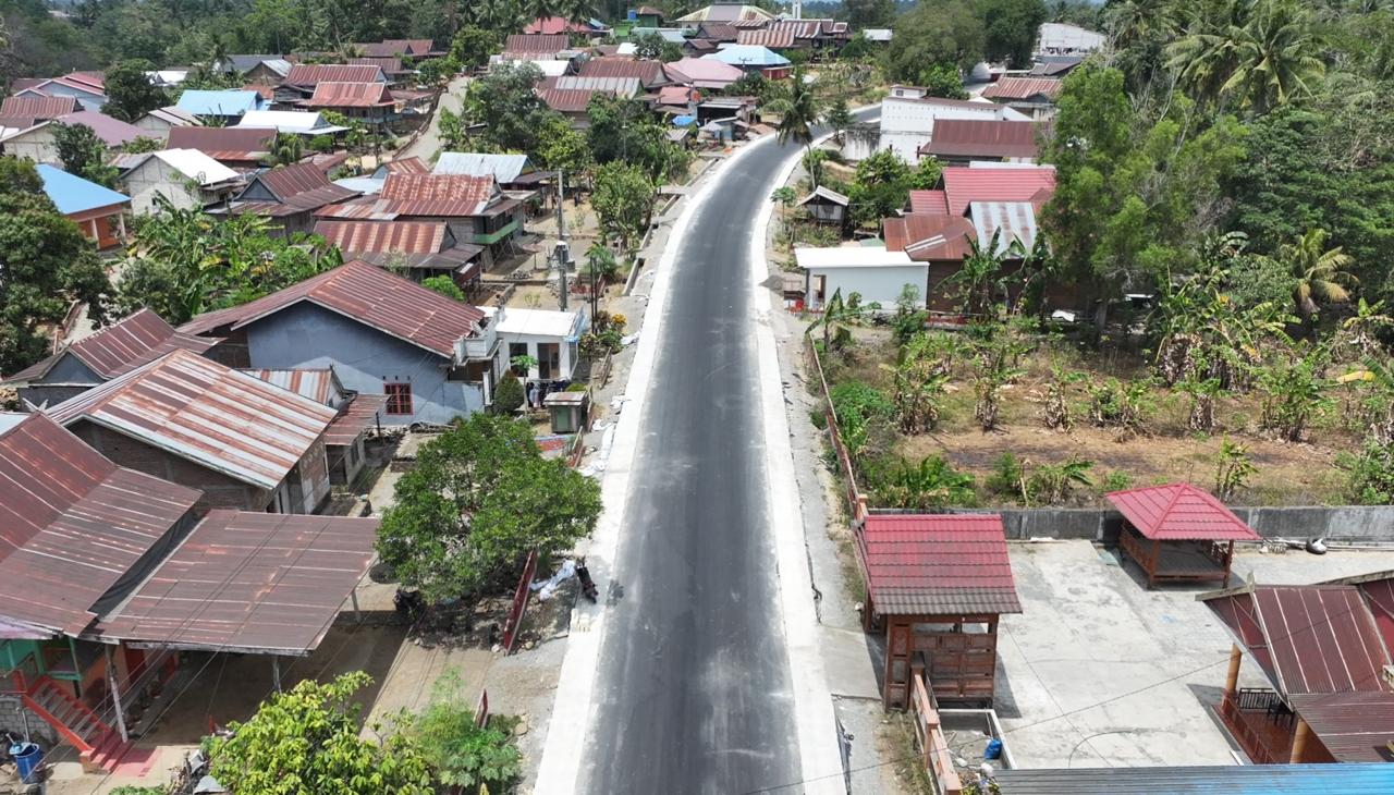 4 Tahun Makan Debu, Warga Bone Terharu Jalan Ujung Lamuru–Palattae Kini Diperbaiki