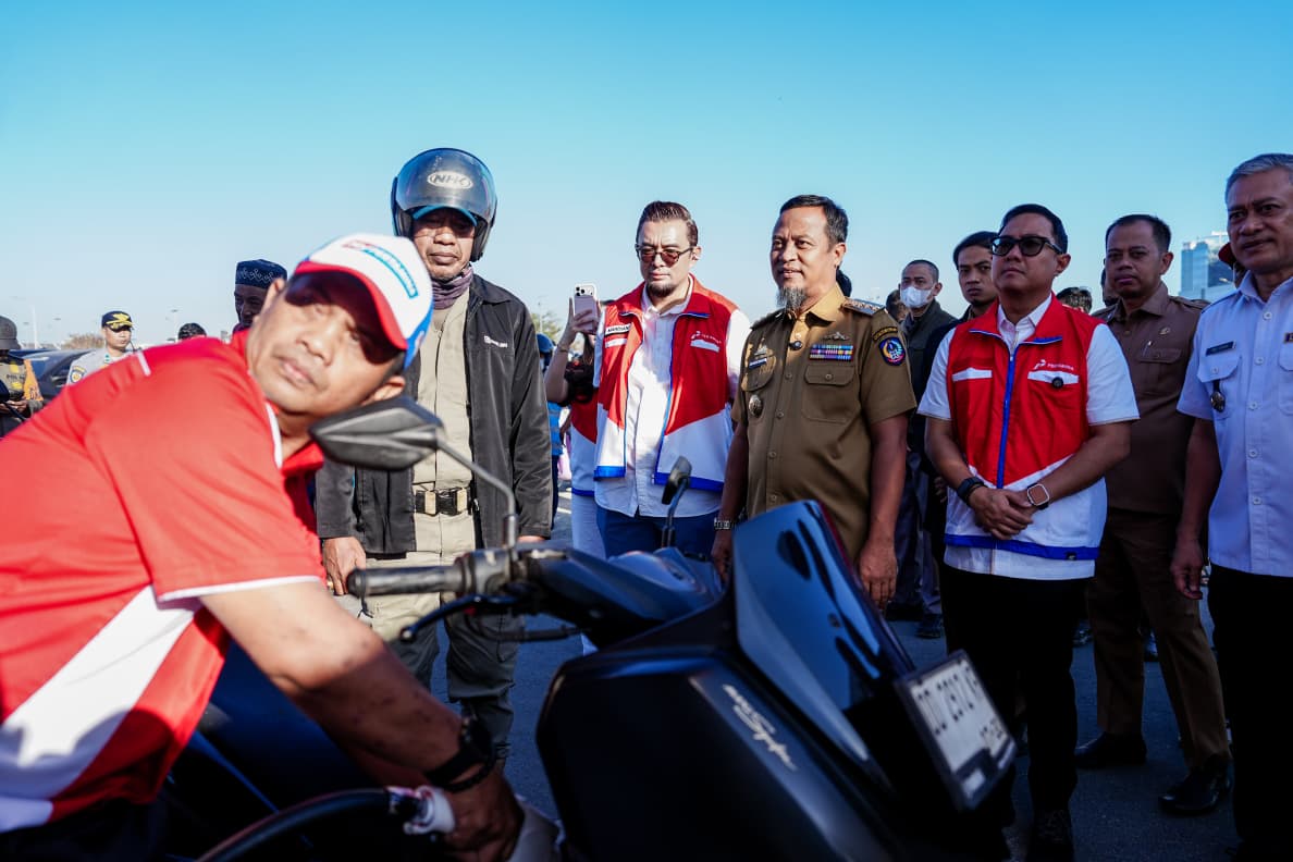 Gubernur Sulsel Tinjau Pengisian BBM Kendaraan Roda Dua di Modular SPBU Kawasan CPI