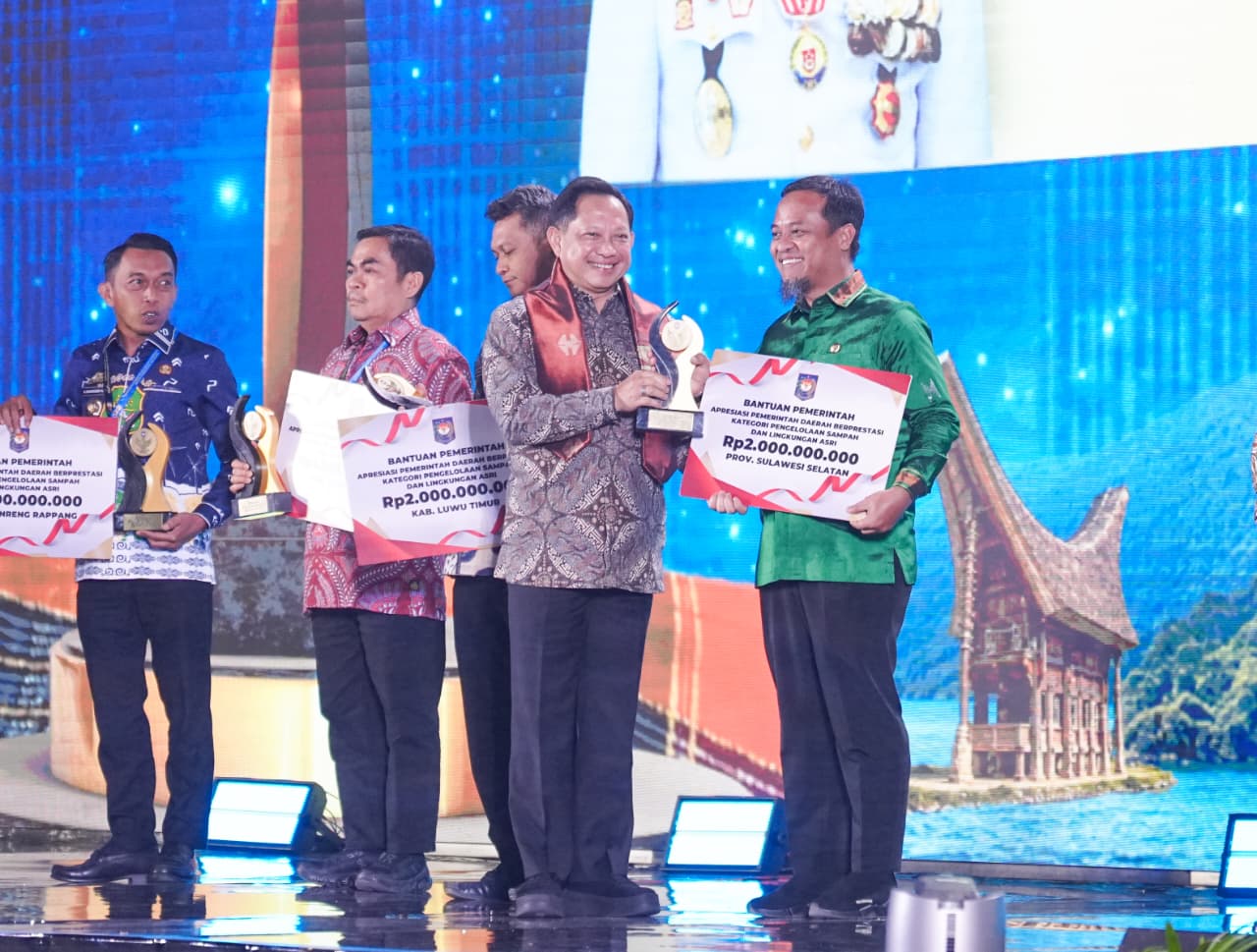 Sulsel Raih Dua Penghargaan Terbaik I dari Kemendagri, Andi Sudirman: Insentif Harus Berdampak bagi Masyarakat