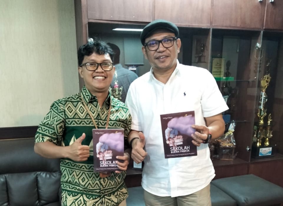 Dosen Teknologi Pendidikan UNM Luncurkan Buku, Dapat Apresiasi WR III