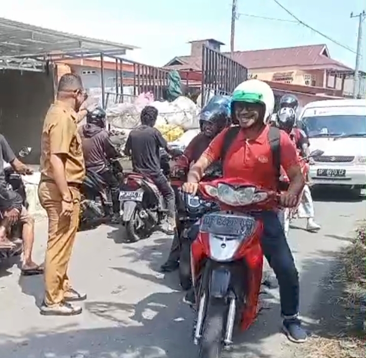 Aksi Heroik Wakil Walikota Palopo, Turun Tangan Atasi Kemacetan