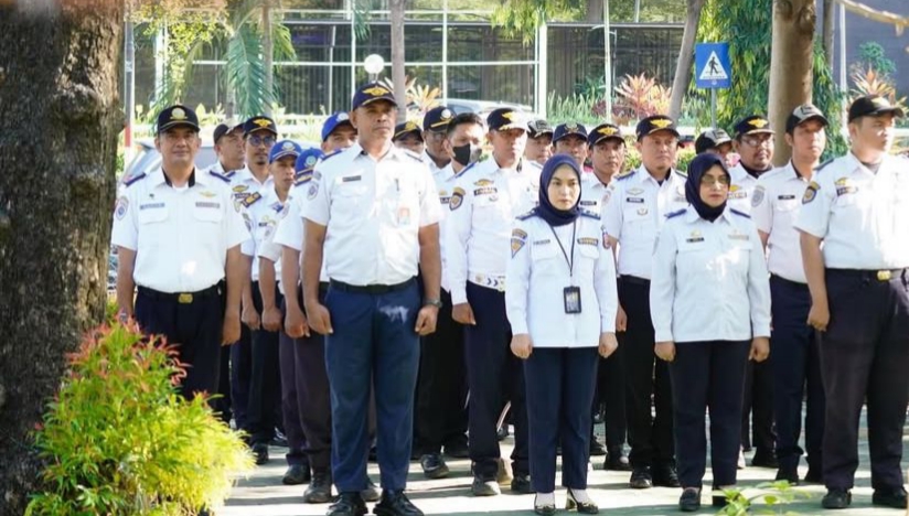 Camat Ujung Tanah dan Sekcam Hadiri Upacara Hari Kesaktian Pancasila di Balai Kota Makassar