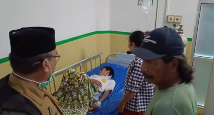 Puluhan Siswa SMPN 9 Telluwanua Diduga Keracunan Makanan Kantin Sekolah