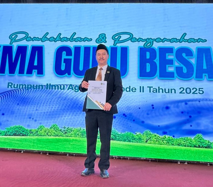 Rektor IAKN Toraja Ukir Sejarah, Prof. Agustinus Resmi Jadi Guru Besar Pertama