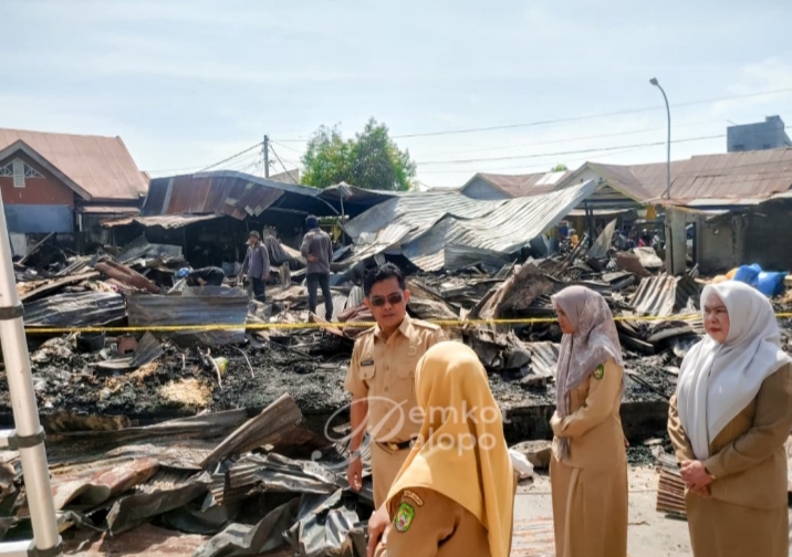 Pj. Sekda Palopo Turun Langsung Tinjau Kebakaran Hebat Pasar Andi Tadda