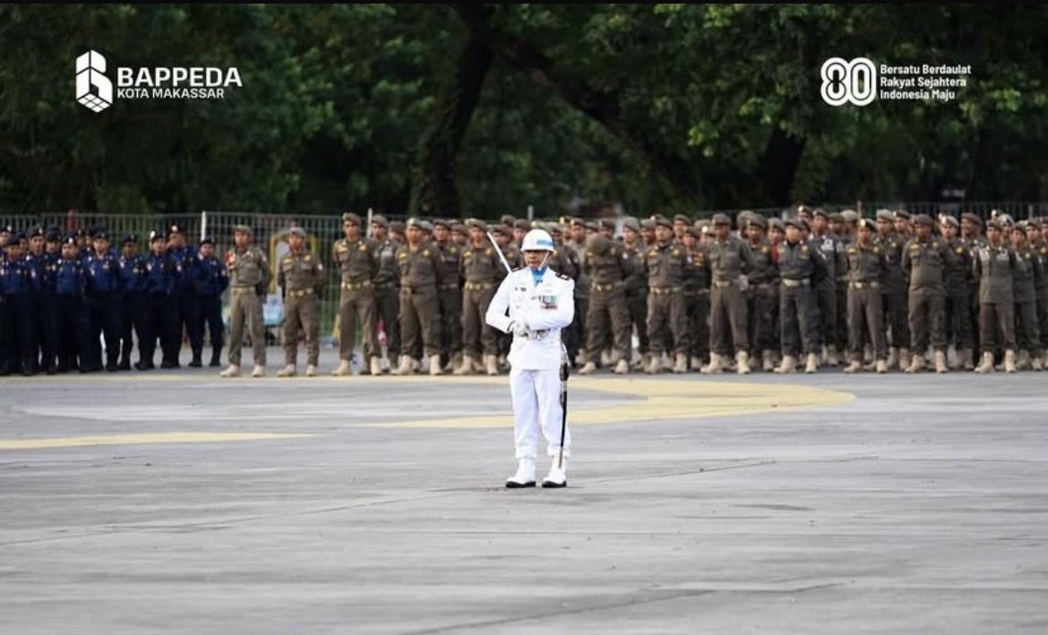 Bappeda dan Jajaran Pemerintahan Kota Makassar Hadiri Upacara Pengibaran Bendera Merah Putih HUT ke-80 RI