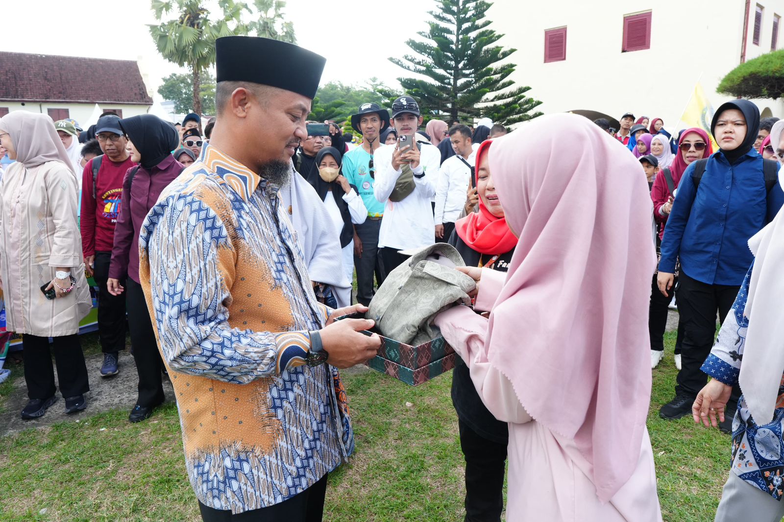 Kabar Gembira, Gubernur Andi Sudirman Berikan Bantuan Rp1 Juta Per Siswa SLB di Sulsel