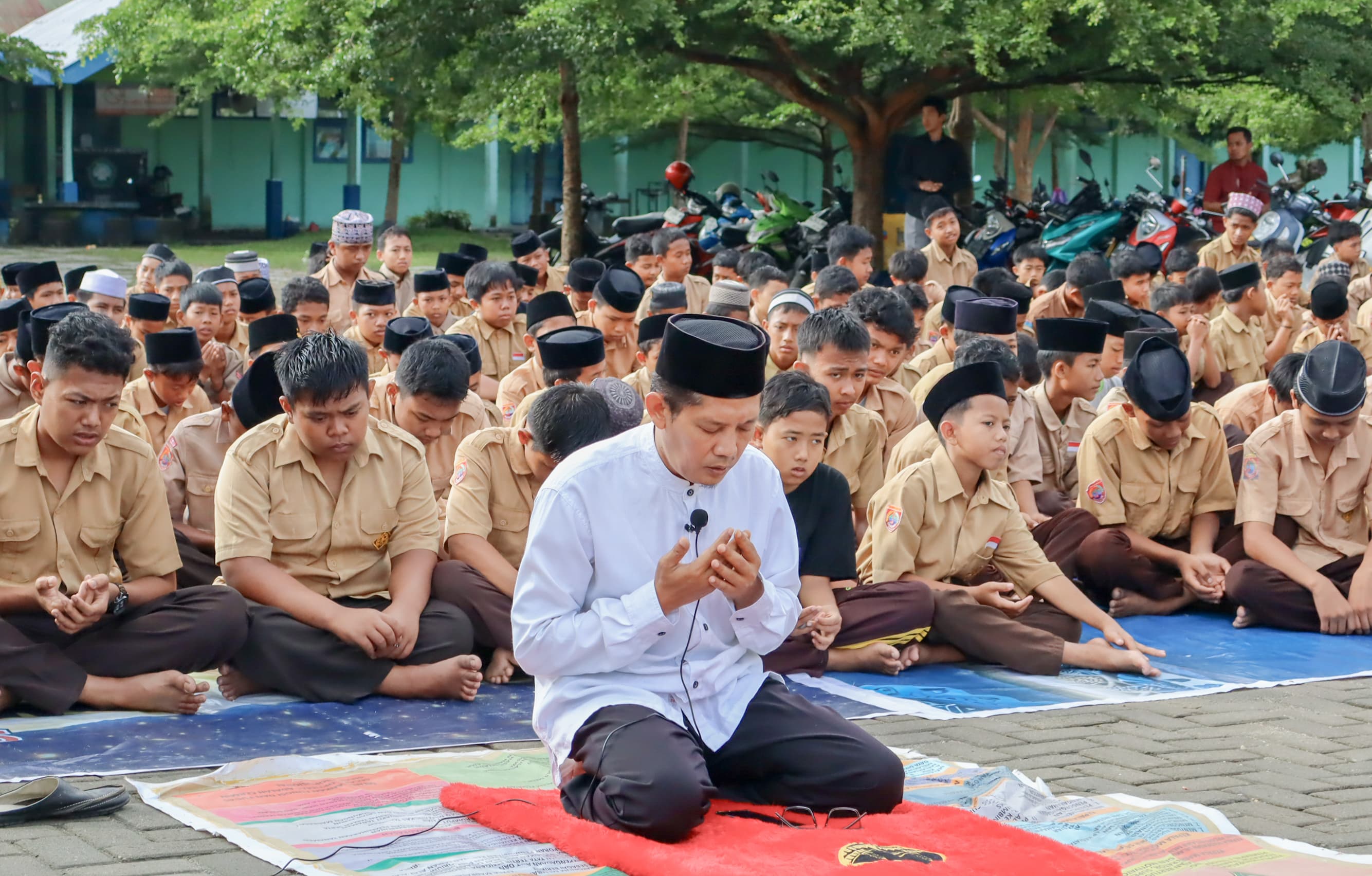 MTs Al-Falah Lemahabang, Gelar Sholat Duha dan Sholat Taubat