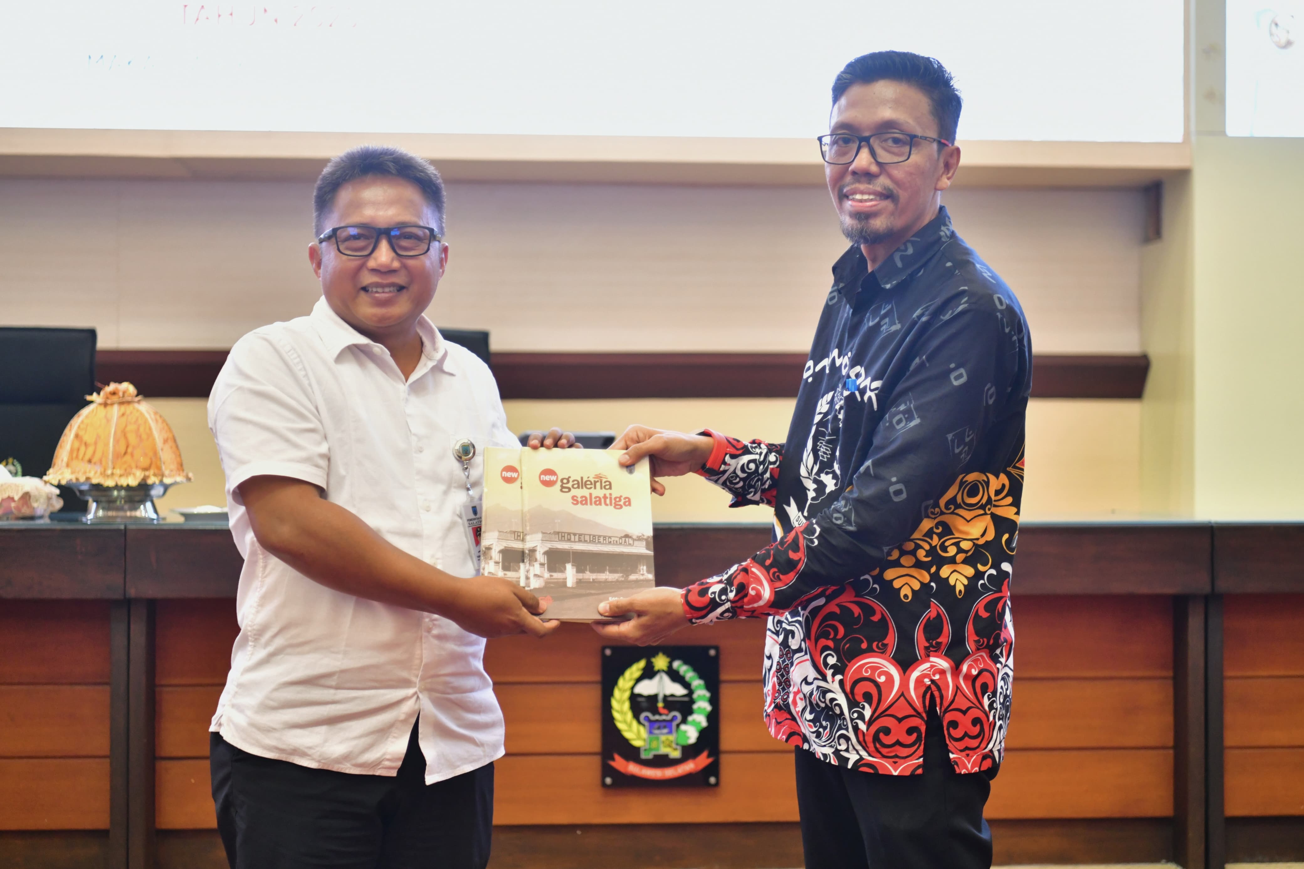 Plh Kadis Kominfo SP Sulsel Promosikan Kuliner dan Wisata Khas Sulsel di Hadapan Pj Wali Kota Salatiga