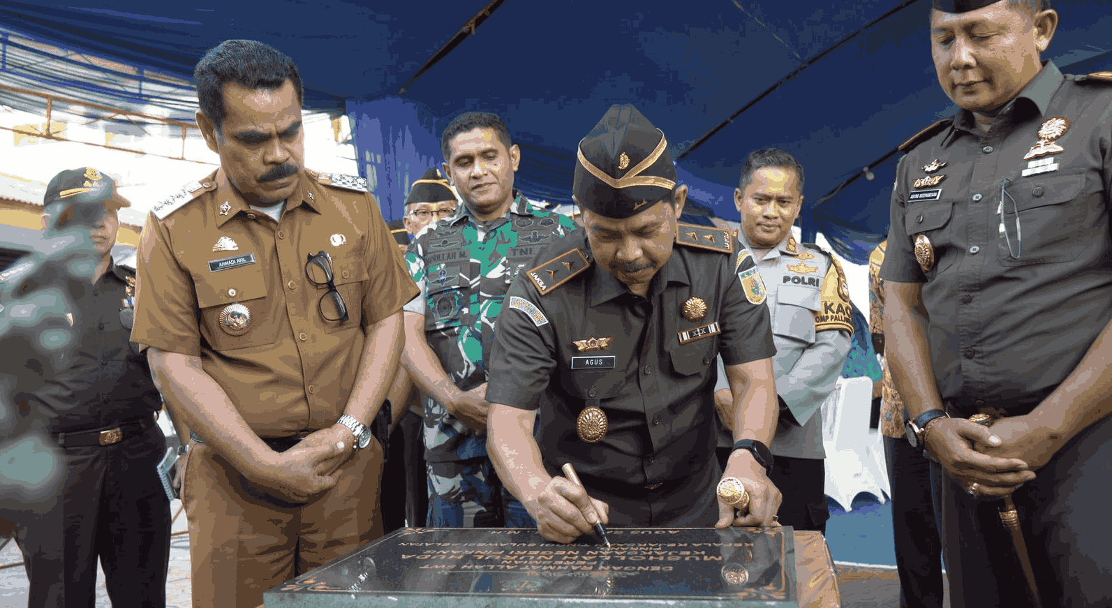 Kajati SulSel Agus Salim Resmikan Mushola Nurul Huda dan  Mess Pegawai  Kejari Pinrang.