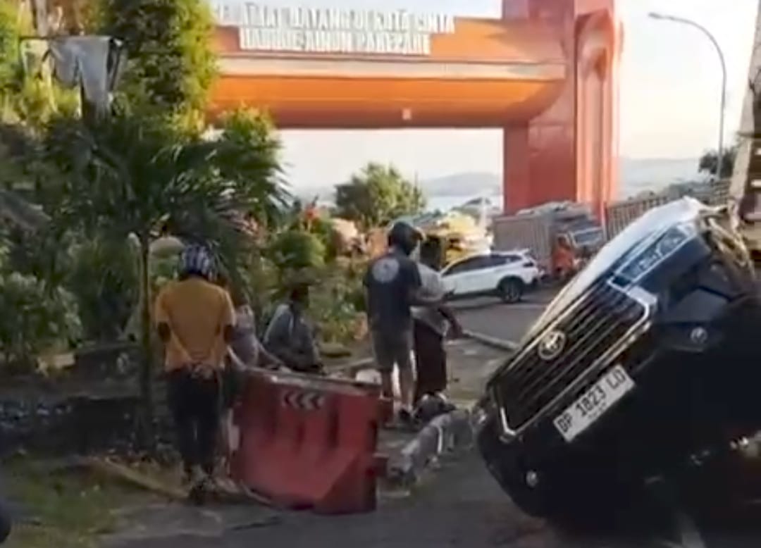 Kecelakaan Beruntun di Parepare, Pasutri Luka-Luka