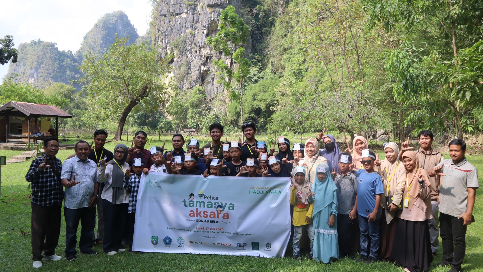 Pelita Pangkep Ajak Siswa SDN 49 Belae Bertamasya di Pusat Informasi Geologi dan Leang-Leang Maros