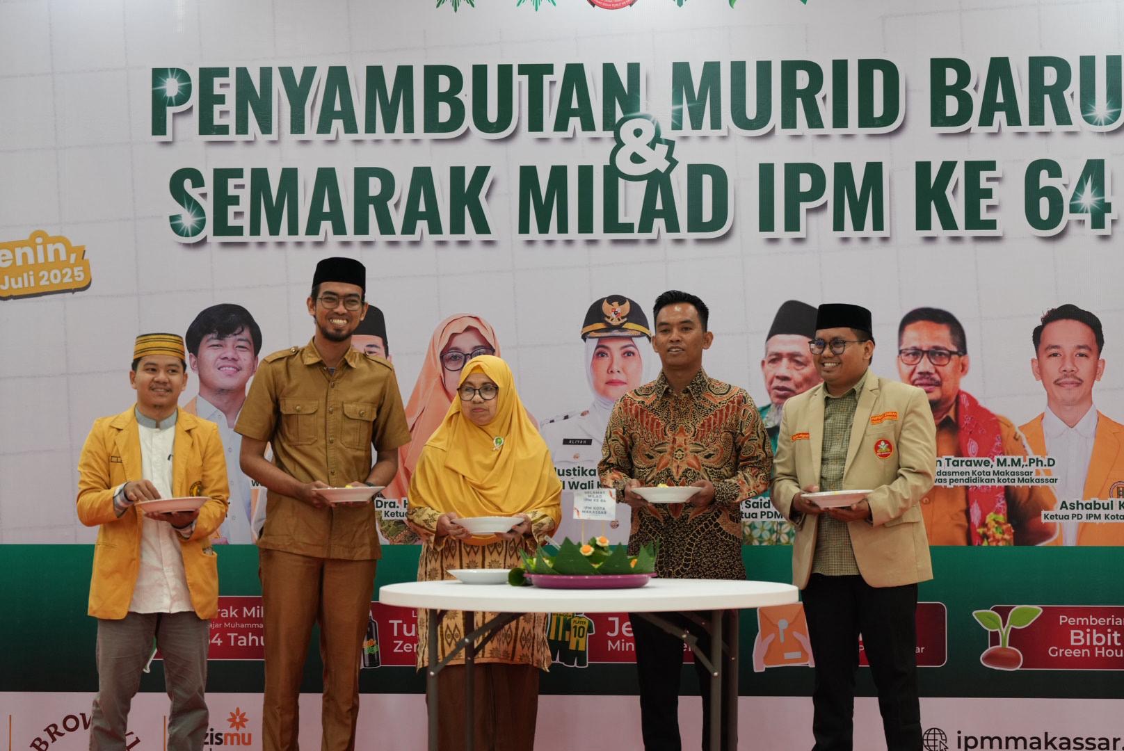 SEMARAK MILAD IPM MAKASSAR: AAS COMMUNITY BERBAGI BERSAMA ANAK YATIM