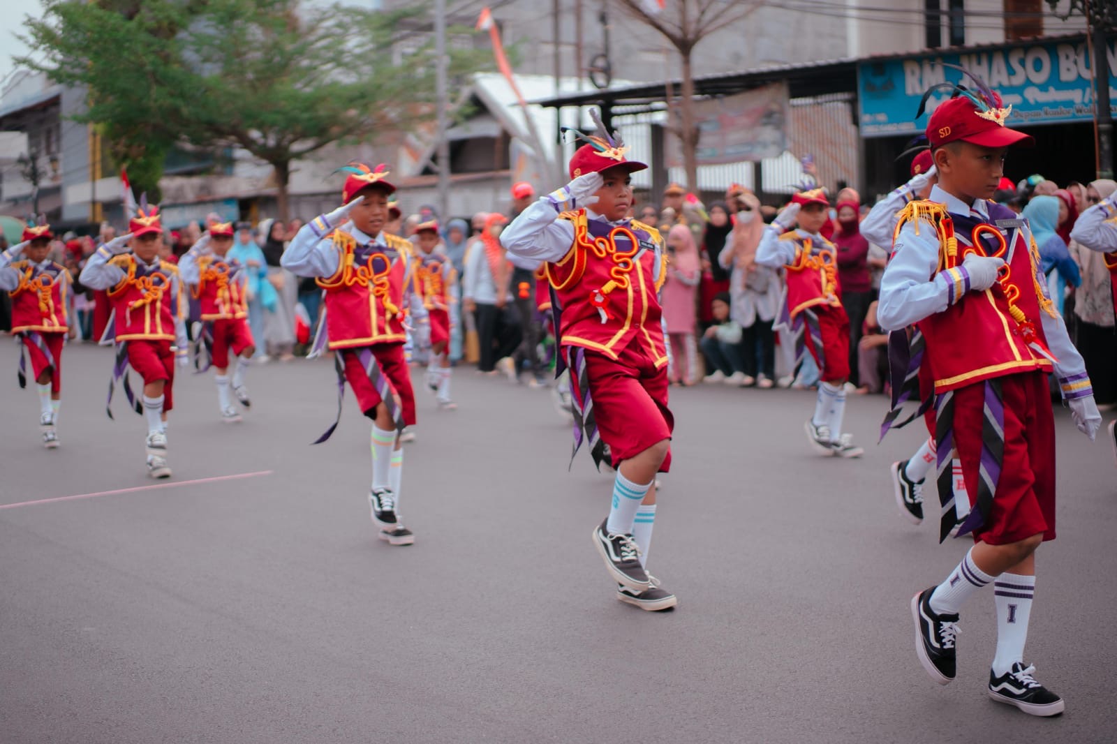 Lomba Gerak Jalan Indah Meriahkan HUT ke-80 RI di Kota Palopo