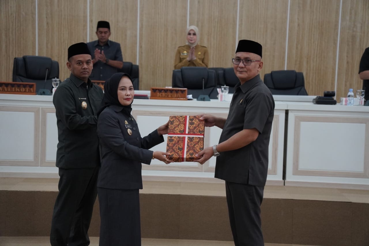 Walikota Palopo Hadiri Rapat DPRD, Gelar Tiga Agenda Rapat Paripurna