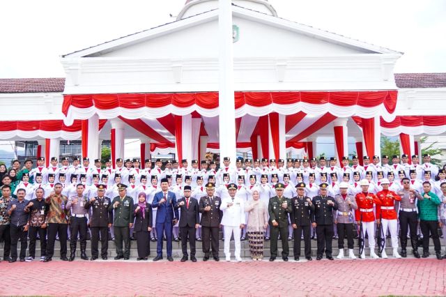Wakil Wali Kota Palopo Pimpin Upacara Penurunan Bendera HUT ke-80 RI