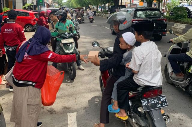 Relawan Masyarakat Milenial Kota Makassar kembali menunjukkan kepeduliannya terhadap sesama melalui kegiatan Jum’at Berkah Jum’at, 23 Januari 2026.