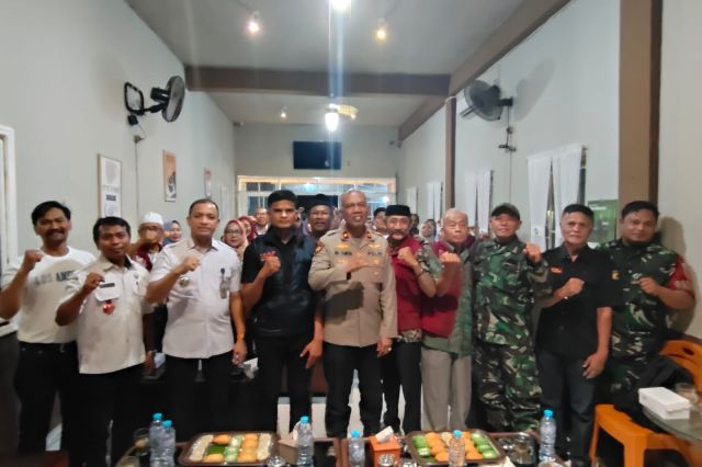 TUDANG SIPULUNG FKPM PARANG TAMBUNG PERKUAT SINERGI TRIPIKA DAN WARGA CEGAH BEGAL SERTA GANGGUAN KAMTIBMAS
