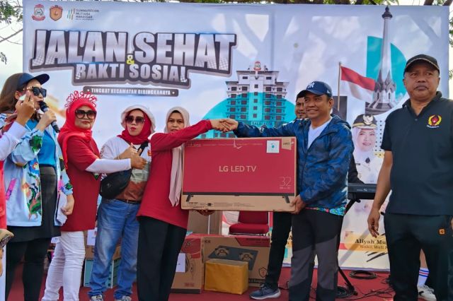 Ribuan Warga Makassar Menyatu di Jalan Sehat Menuju Indonesia Maju