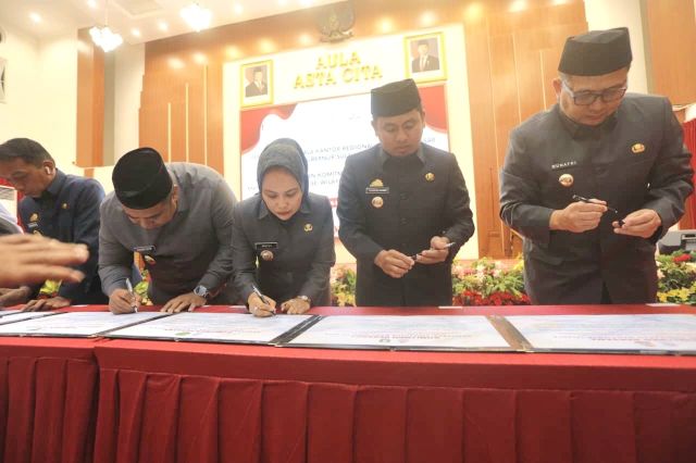Wali Kota Palopo Tandatangani Komitmen Bersama Akselerasi Penerapan Manajemen Talenta ASN