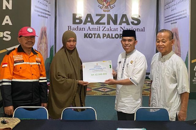 Tunjukan Kepedulian Ditengah Duka, BAZNAS Kota Palopo Bantu Keluarga Marbot