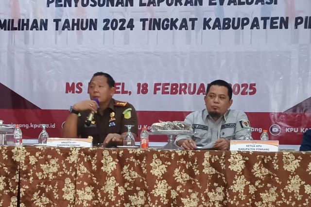 Kajari Pinrang Apresiasi Kinerja KPU dan Kedewasaan Politik Masyarakat dalam FGD Evaluasi Pemilu 2024