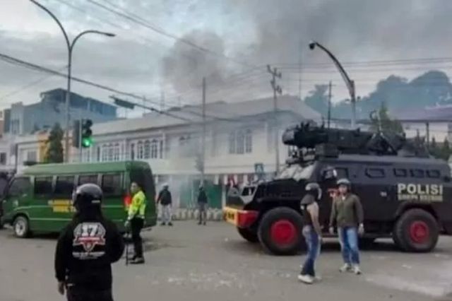 Pemindahan Tahanan Makar Sorong ke Makassar Berujung Ricuh