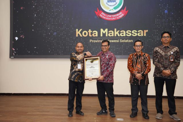 Pemkot Raih Penghargaan Gadjah Mada Digital Transformation Governance Index Awards 2025