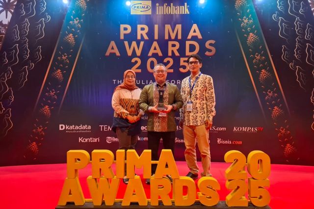 Bank Sulselbar Raih Penghargaan Platinum “Best Acquiring Bank ATM” di PRIMA Awards 2025
