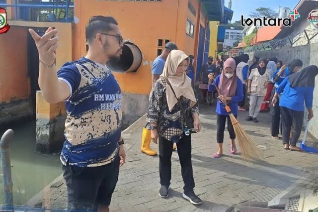 Sekretaris Camat Ujung Tanah Bersama Satgas Kebersihan Kembali Laksanakan Jumat Bersih di Kanal Pannampu