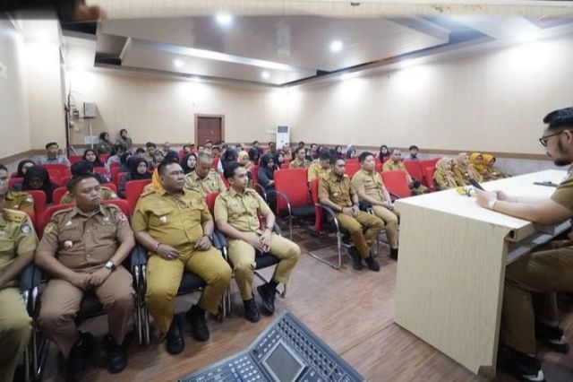 Camat Ujung Tanah Gelar Rapat Koordinasi Bersama Lurah dan Pejabat Struktural