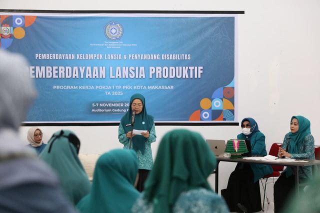 Ketua TP PKK Kota Makassar Ajak Kader Perkuat Peran dalam Pemberdayaan Lansia Produktif