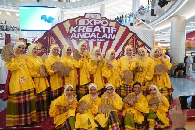 Parade Wastra, Dekranasda Makassar Angkat Keelokan Baju Bodo di Expo Kreatif