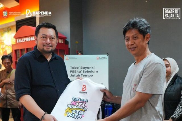 Kepala Bapenda Makassar Bersama UPT Pelayanan Pajak Daerah Meninjau Langsung Pembayaran PBB-P2