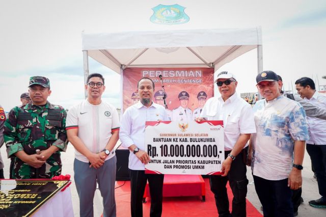 Gubernur Sulsel Serahkan Bantuan Keuangan Rp10 M di Peresmian Kolam Labu Bentenge Bulukumba