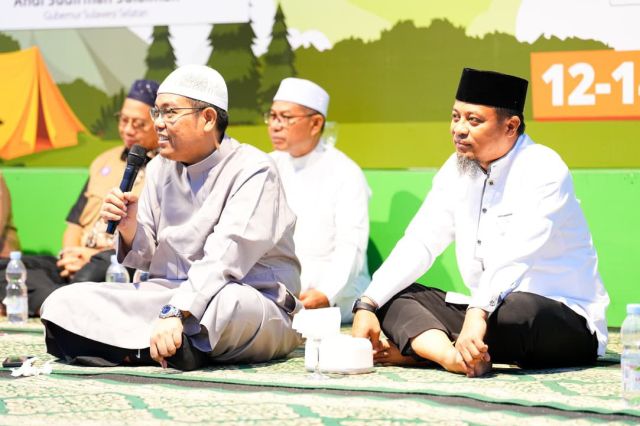 Gubernur Sulsel Hadirkan Ustadz Firanda Motivasi Ribuan Jambore OSIS SMA se-Sulsel
