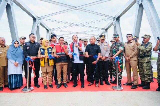 Gubernur Sulsel Resmikan Jembatan Sungai Malake, Akses Warga Sidrap-Wajo