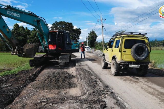 Target Rampung April 2026, Perbaikan Jalan Ruas Pinrang dan Enrekang Terus Dikebut