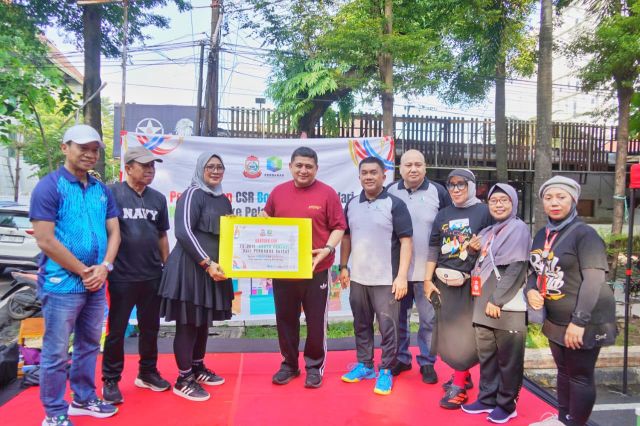 Wali Kota Makassar Hadiri Penyerahan CSR PERBANAS Sulsel untuk UMKM CFD Sudirman