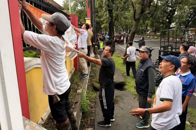 Kunjungi SMKN 4 Makassar, Gubernur Sulsel Ajak Warga Gelorakan Gerakan ASRI Setiap Jumat Pagi