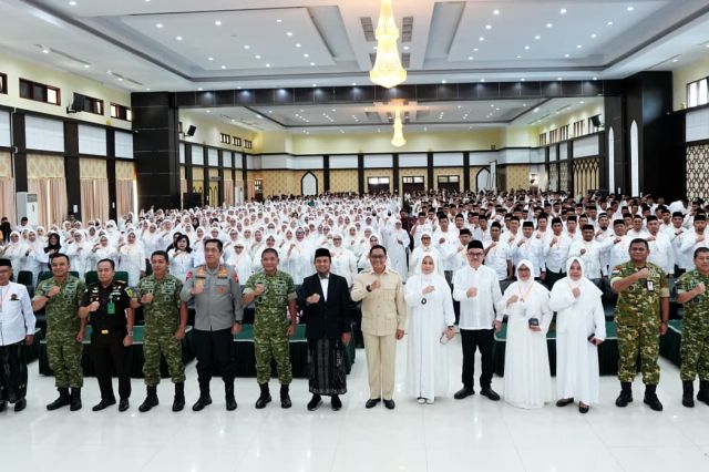 Gubernur Sulsel Dampingi Wamenhan RI Berikan Materi Pertahanan Negara di Ramadan Leadership Camp