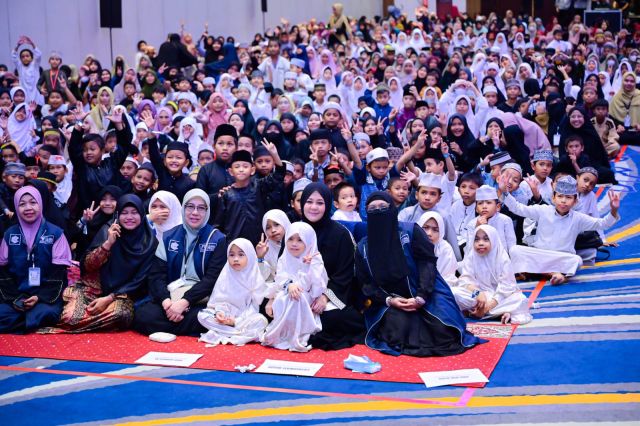 Fatmawati Rusdi Dikukuhkan sebagai Bunda Yatim Sulsel di Yatim Fest 2026