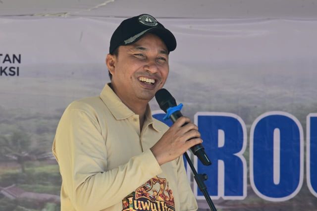 Jalan Menuju Seko Dipercepat, Bupati Lutra: Kami Bersyukur Bantuan dari Bapak Gubernur