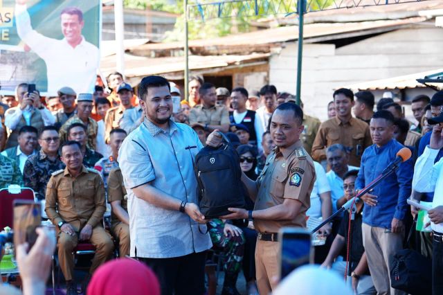 Peduli Banjir Bone, Andi Amar Ma’ruf Sulaiman Salurkan Dana Pribadi Rp500 Juta