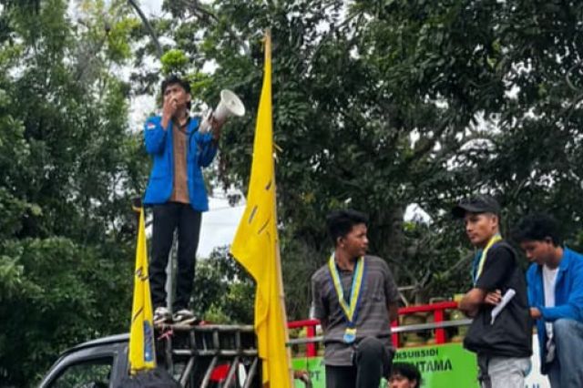 Sejumlah Kasus Dianggap Mandek! PMII Bone Gelar Aksi Depan Polres