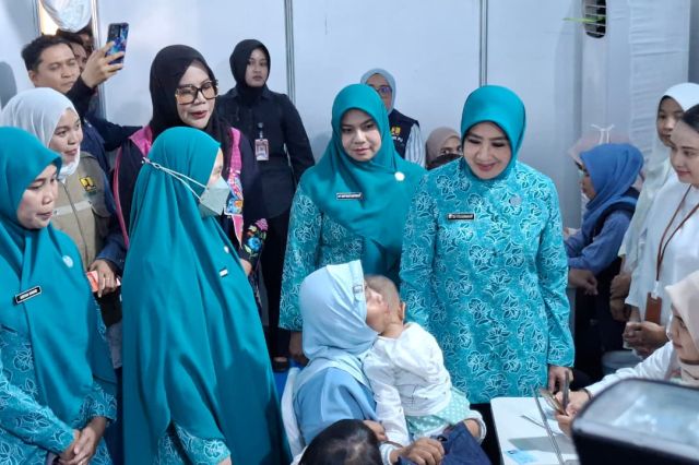 Peringati HKG PKK dan Hari Dekranas, 54.000 Ibu Hamil Minum MMS Serentak