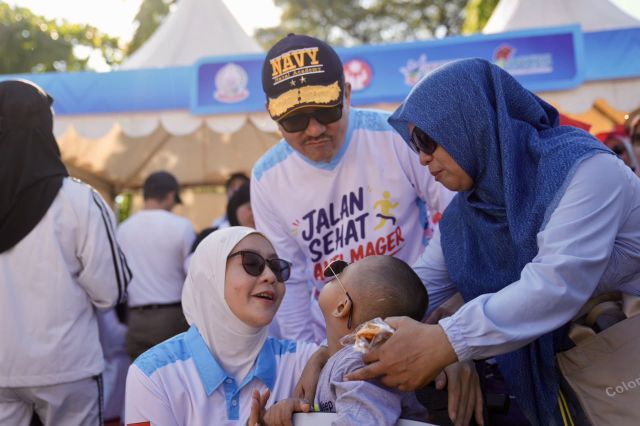 Sekda Sulsel Tinjau Layanan Kesehatan Gratis melalui Jalan Sehat Anti Mager