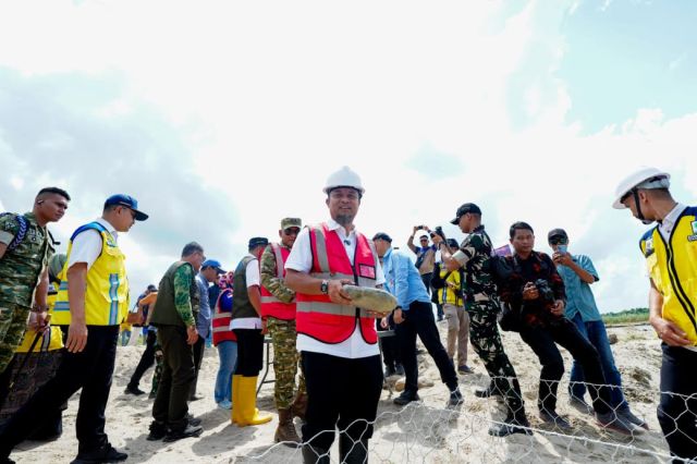 Gubernur Sulsel Ground Breaking Pembangunan Tanggul Sungai Rongkong di Luwu Utara