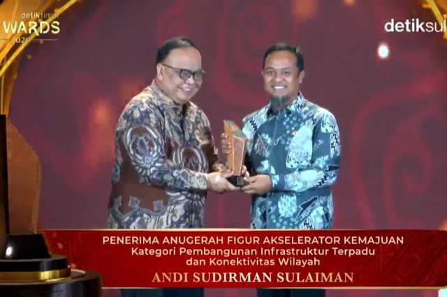 detiktimur Awards Ganjar Gubernur Sulsel atas Inovasi MYP